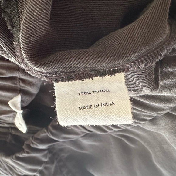 VETTA The Tencel Tapered Pant - Picture 8 of 10